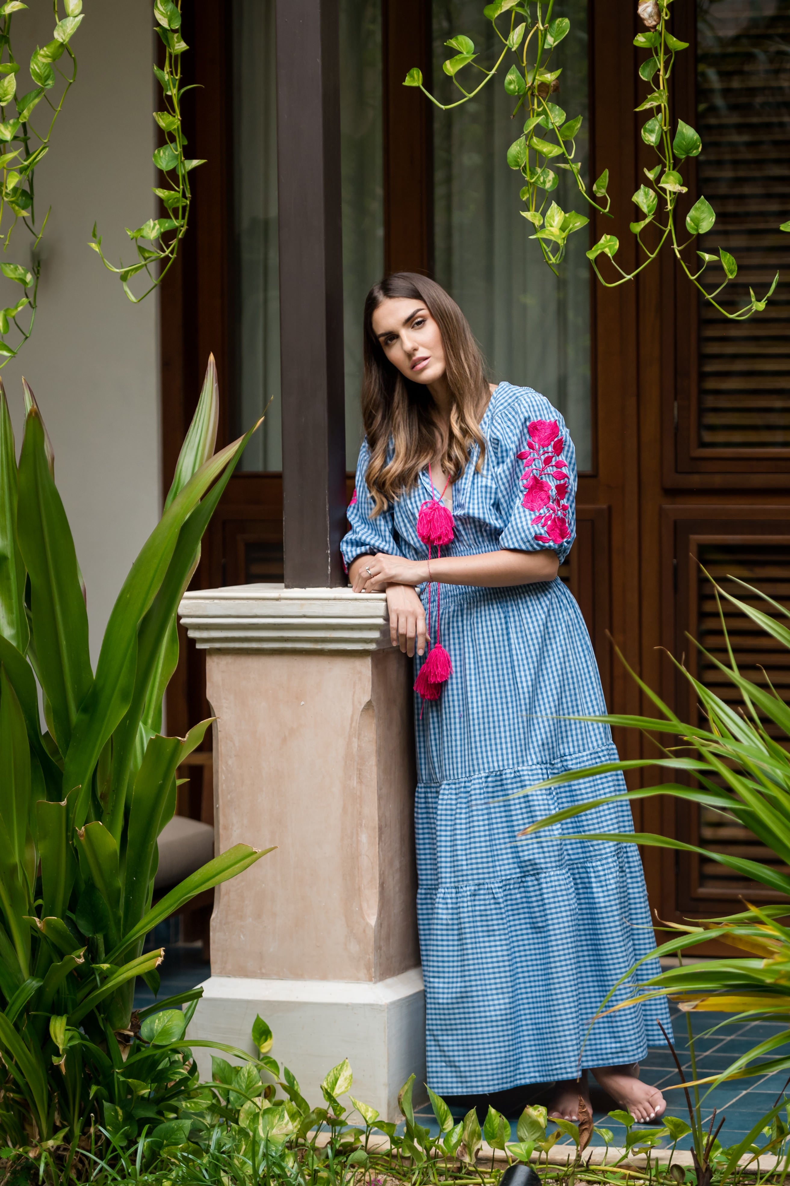 Vestido manga larga con bordado