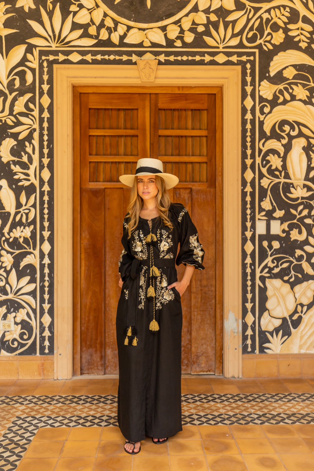 Túnica lino negro con dorado