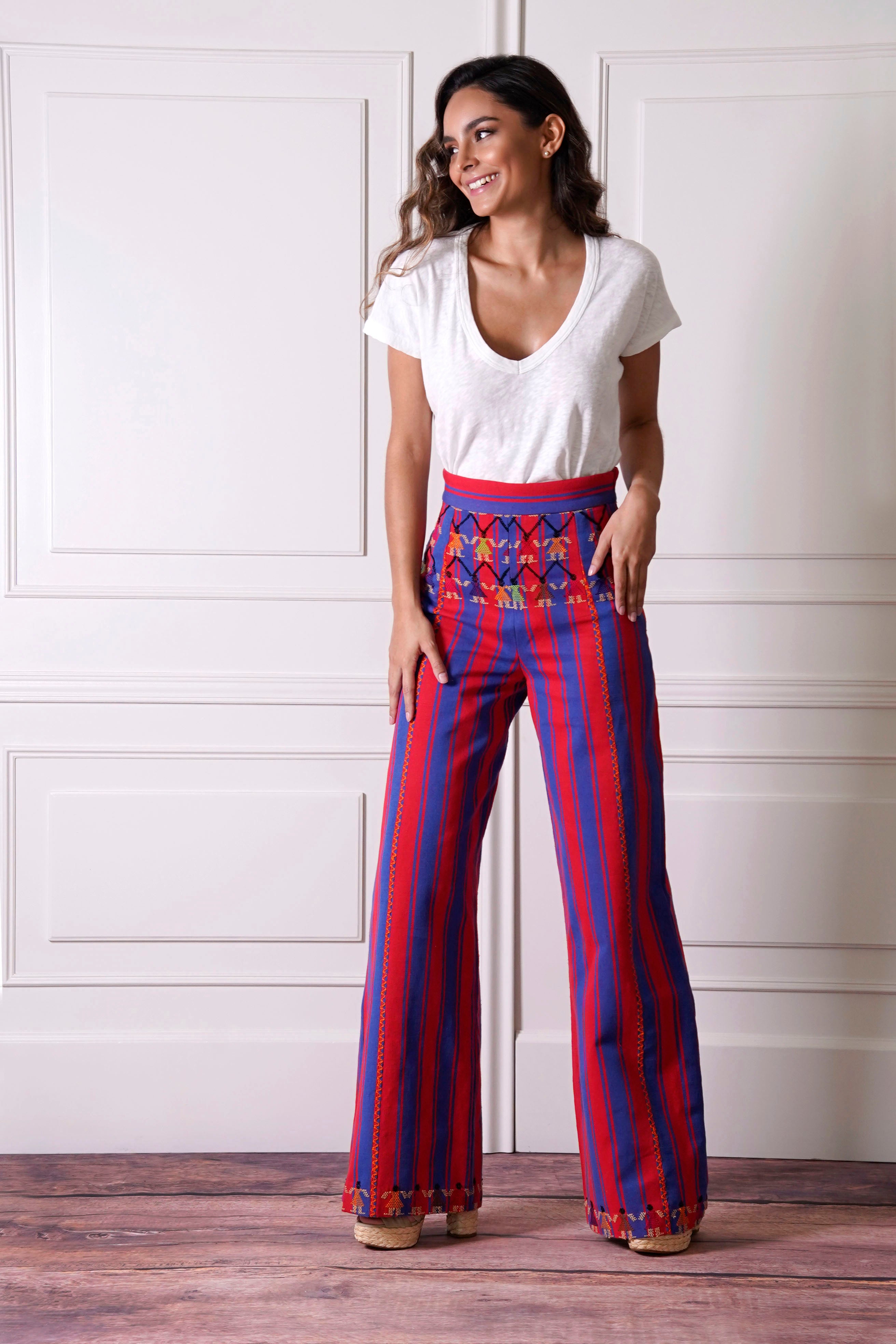 Pantalón de telar rojo con azul - muñecas frente