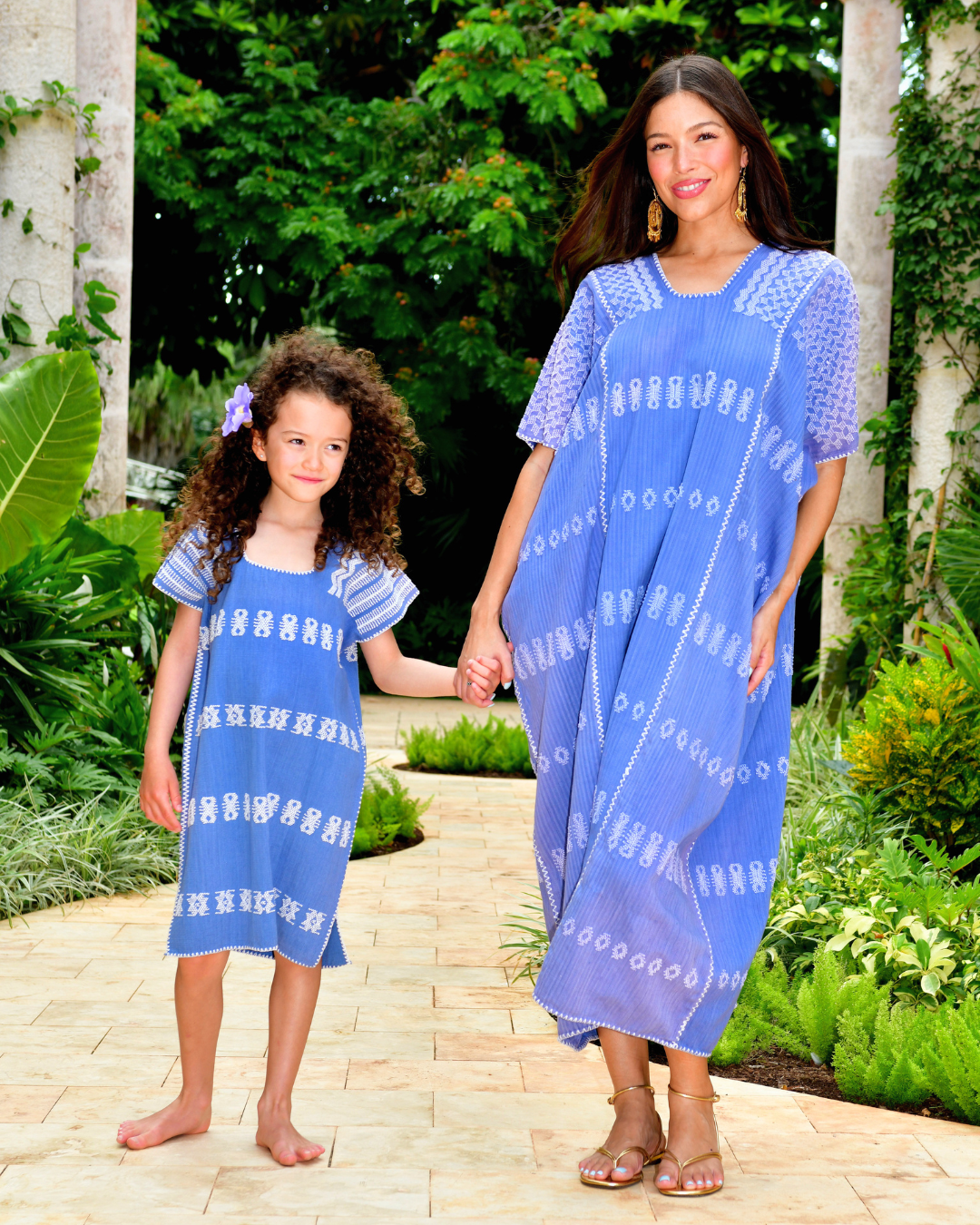 Huipil azul mamá e hija