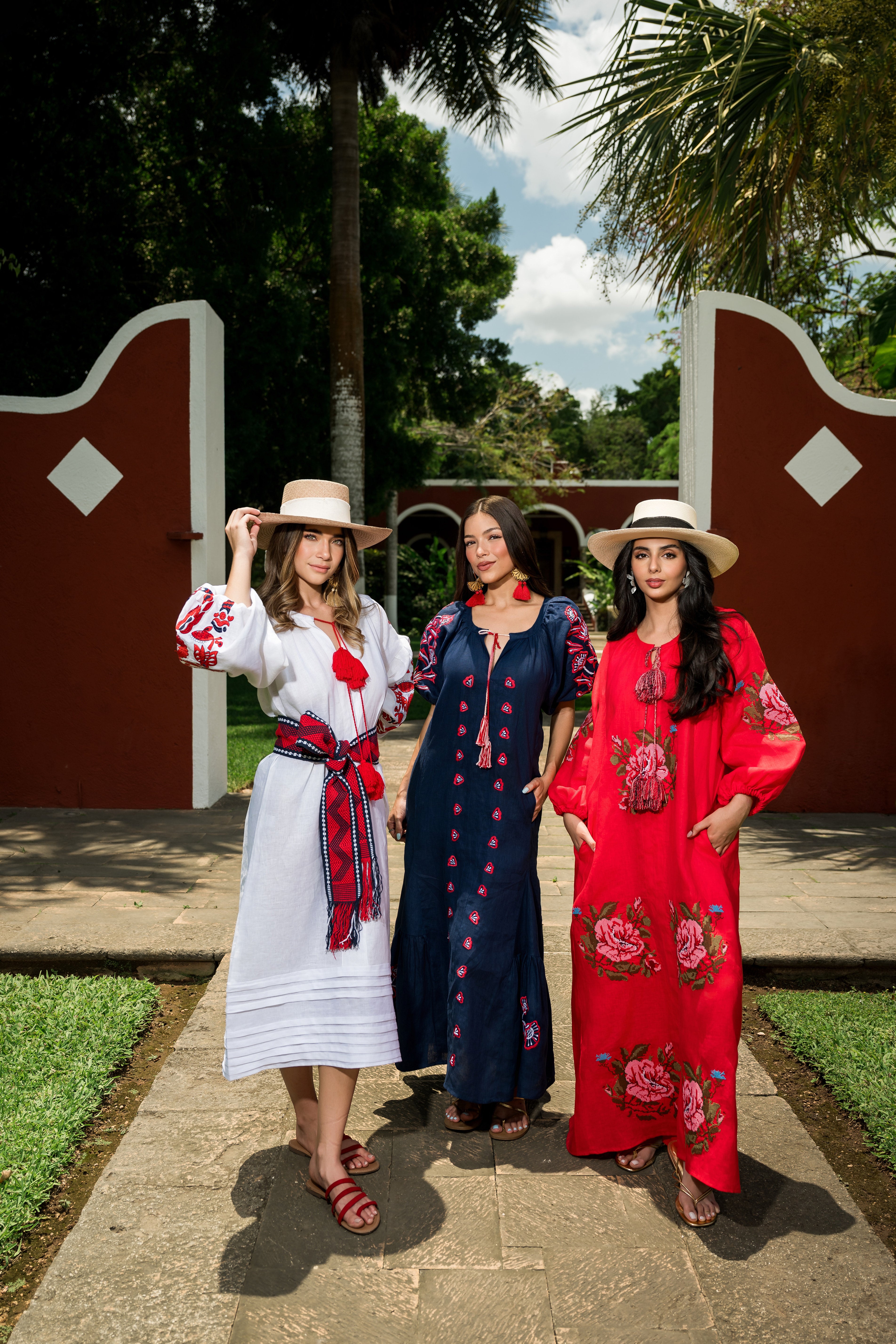 Vestido de lino rojo en punto de cruz