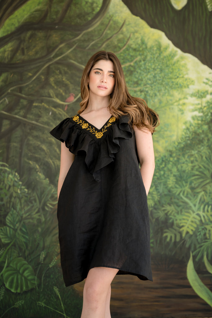 Vestido bordado dorado en cuello V