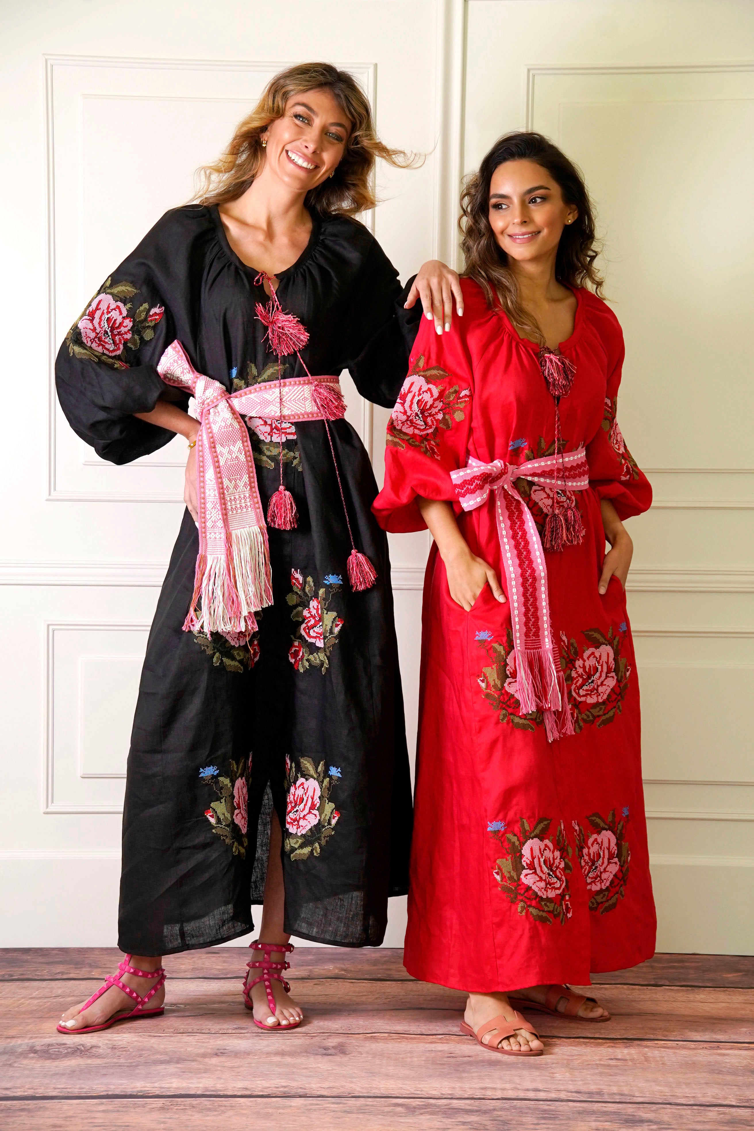 Vestido de lino rojo en punto de cruz